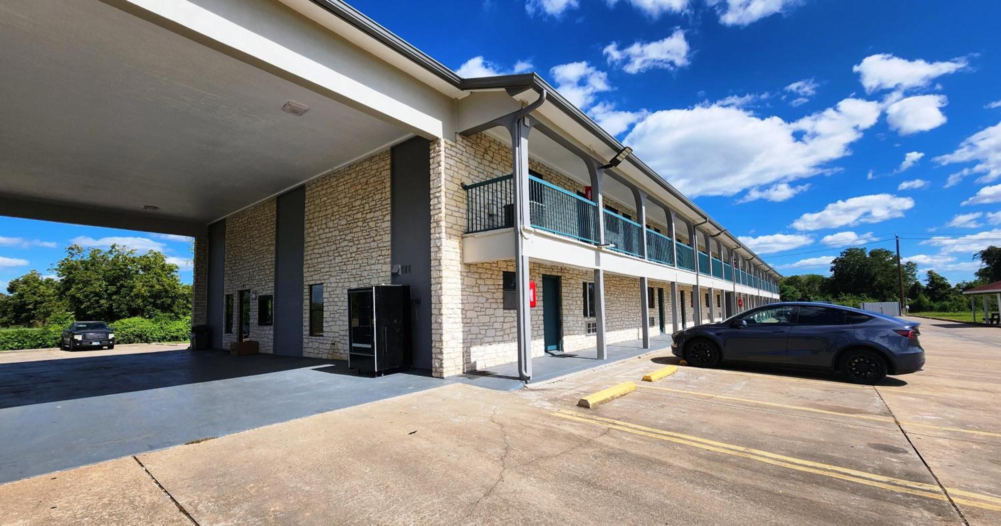 Scottish Inn & Suites Wharton Kültér fotó